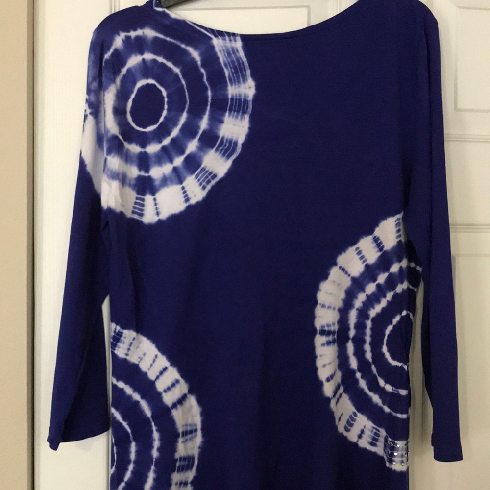 Shirt - Picture 3 of 4